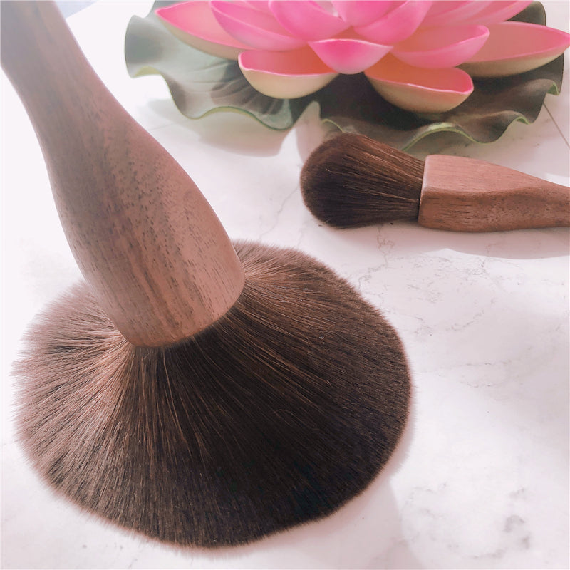 Wood Handle Makeup Brush Set pulchranaturals