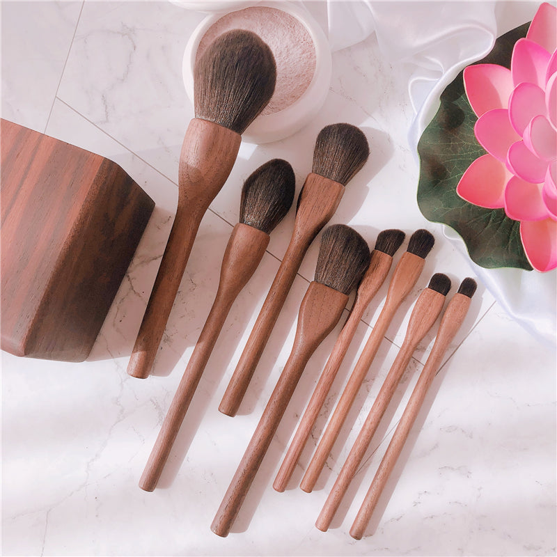 Wood Handle Makeup Brush Set pulchranaturals