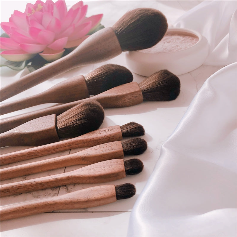 Wood Handle Makeup Brush Set pulchranaturals